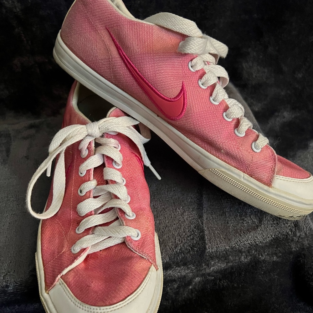 Vintage Nike Sneakers